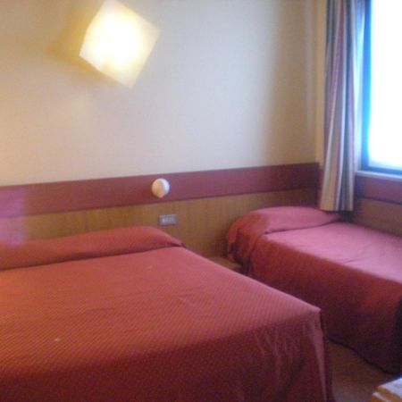 Hotel Roma Буссоленго Экстерьер фото