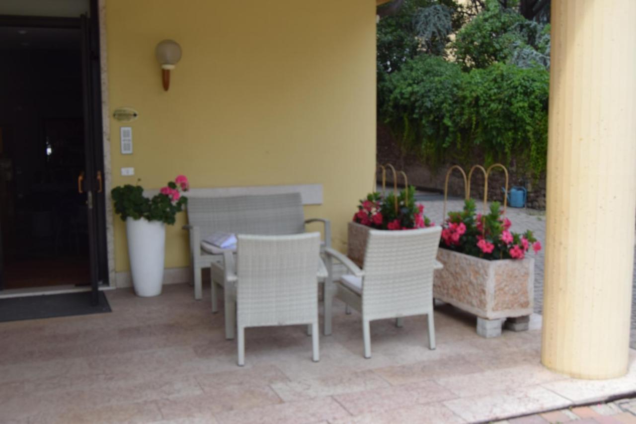 Hotel Roma Буссоленго Экстерьер фото