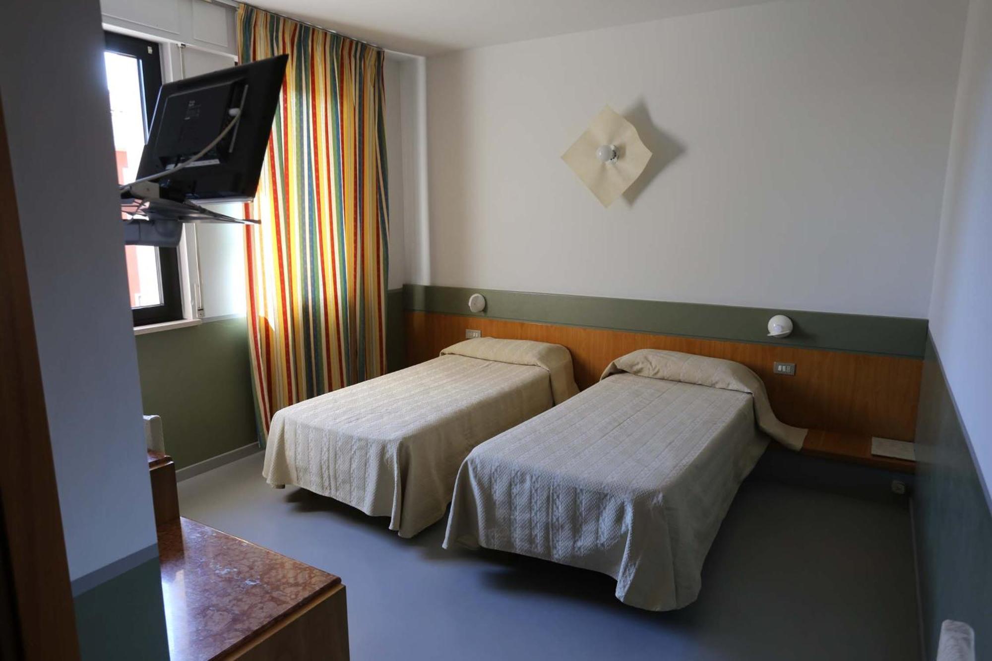 Hotel Roma Буссоленго Экстерьер фото