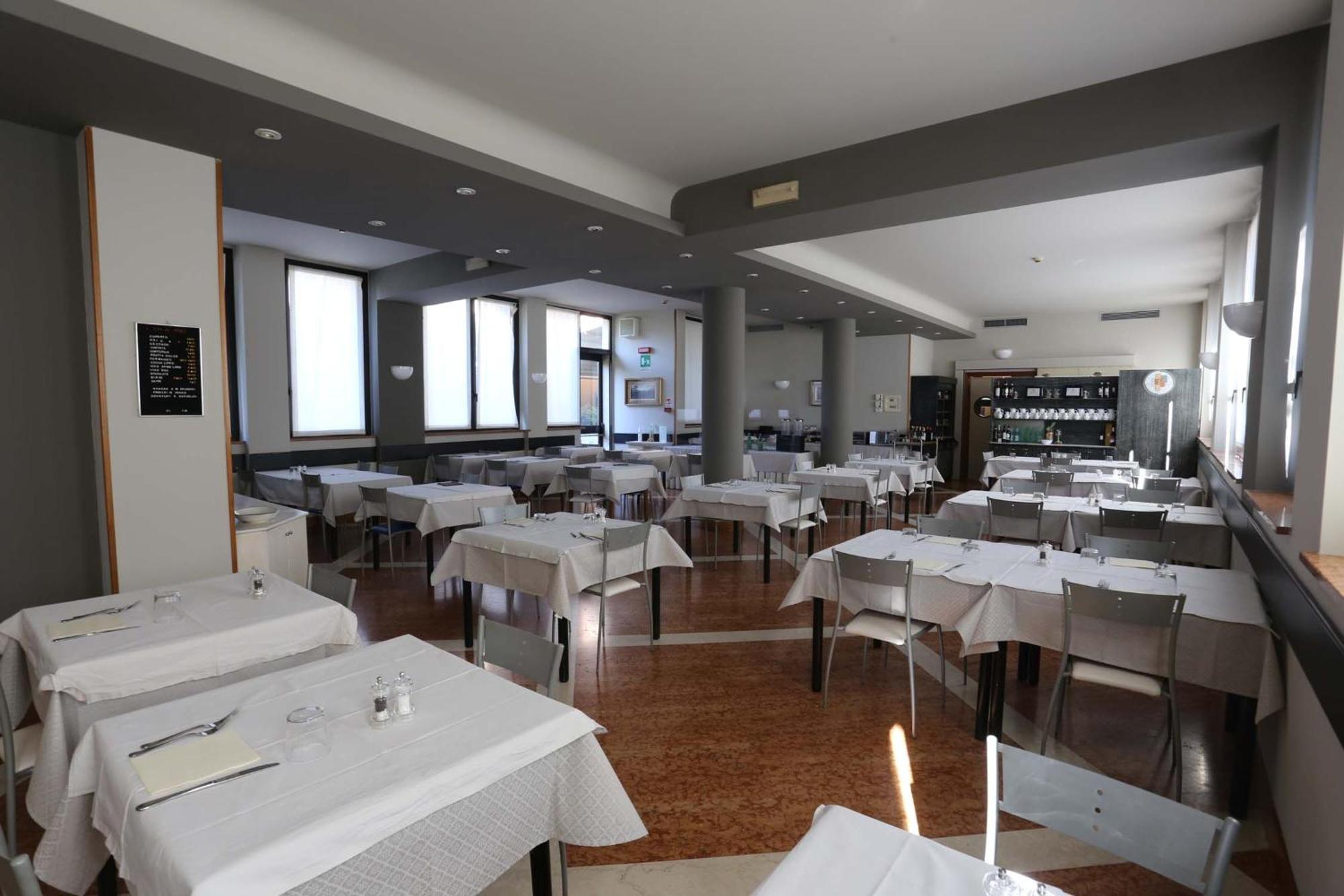 Hotel Roma Буссоленго Экстерьер фото