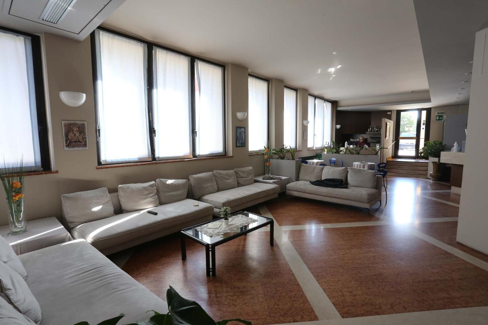 Hotel Roma Буссоленго Экстерьер фото